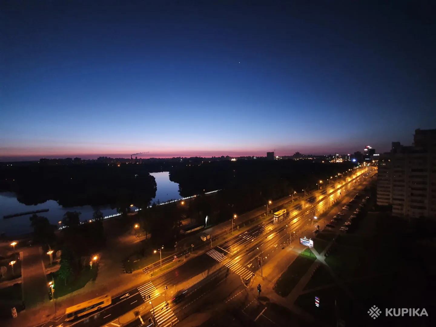 Сдается половина большой комнаты 28м2 в зеленом центре