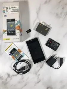 Мобильный телефон Смартфон ZTE V815W с приставкой для терминала