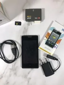 Мобильный телефон Смартфон ZTE V815W с приставкой для терминала