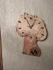 Часы настенные Пьяные из капа лиственницы сибирской