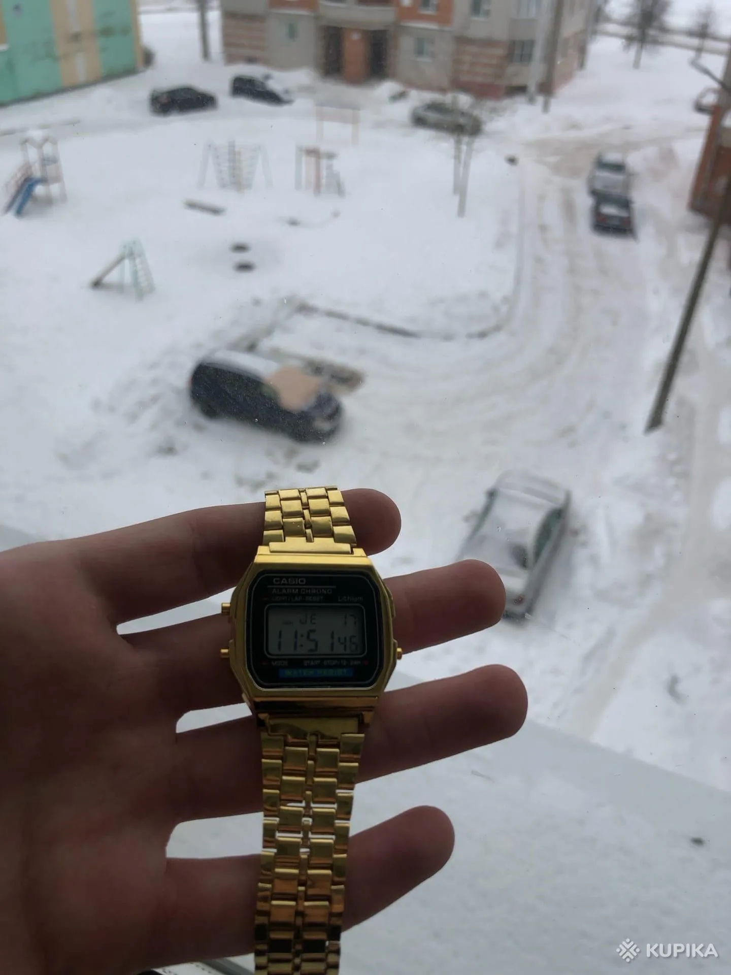 Золотые часы Casio