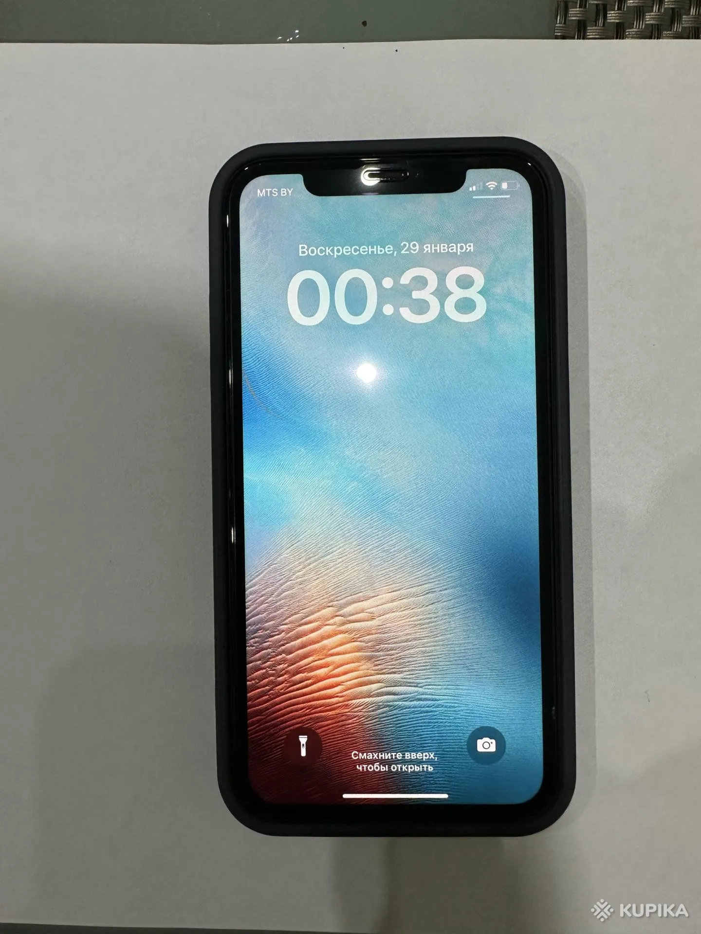 Телефон Apple