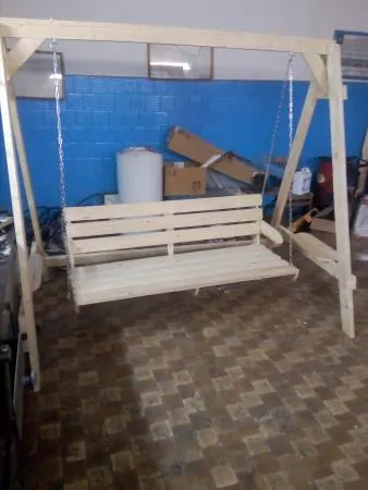 Качели деревянные садовые