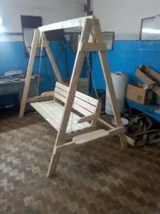 Качели деревянные садовые