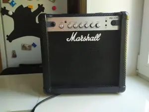 Гитарный комбик Marshall MG15CFR