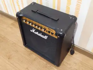 Гитарный комбик Marshall MG15CDR