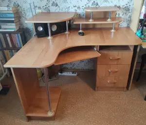 Стол компьютерный, угловой