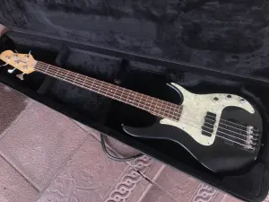 Бас гитара Peavey Axcelerator 5 1994 Made in USA