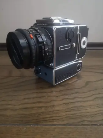 Продам среднеформатные аппараты Hasselblad 555 ELD