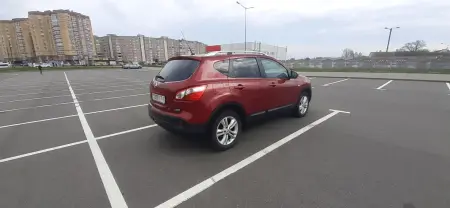 Легковой автомобиль Nissan