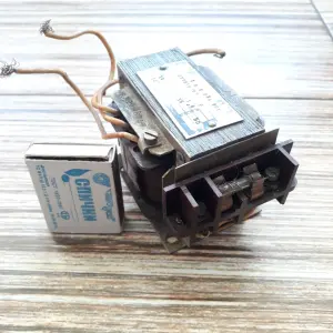 Трансформатор 220,380-36V  1,6A  50VA  чехословакия, с предохранителем