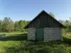 Дом в живописном месте возле ручья и рощи на окраине д.Новосёлки 87 км