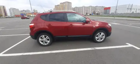 Легковой автомобиль Nissan