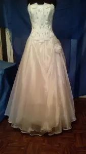 Костюмы на бал нарядные белые в пол,42-46