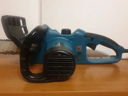 Электропила Makita uc3520a