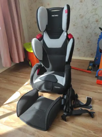 Детское автокресло RECARO