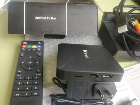 Смарт ТВ приставка Tanix TX3 Mini Android TV