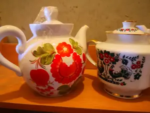 Три чайника заварник. Большие. Примерно 2-3 литра