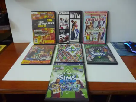 DVD, CD диски (с играми, музыкой и фильмами)