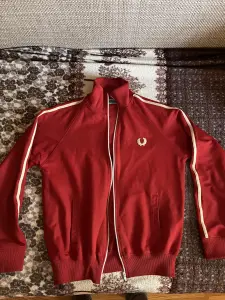 Fred perry бомбер