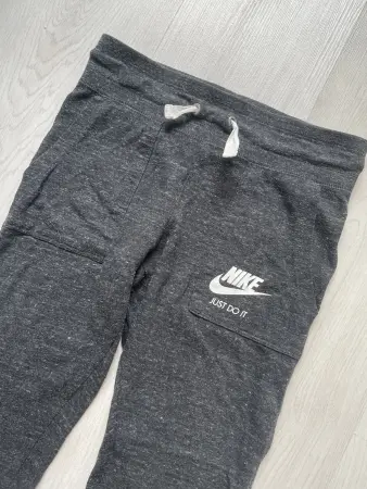 Спортивные штаны Nike