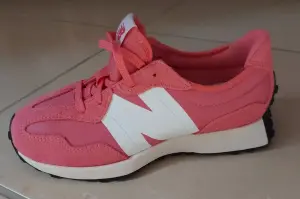 Кроссовки жен New Balance 327 -37.5р-р