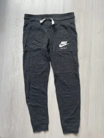 Спортивные штаны Nike