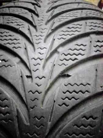 Шины зимние GoodYear 215/65 R16 - комплект