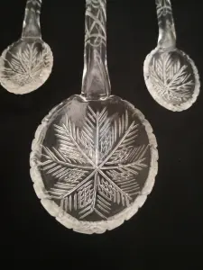 Ложки хрустальные. Редко встречаются..