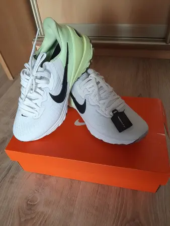 Кроссовки Nike  AIR ZOOM INFINITY TOUR