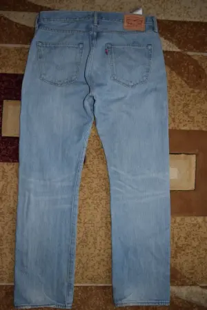 Джинсы Levis 501