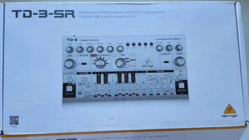 Behringer TD-3-SR аналоговый басовый синтезатор с осциллятором