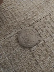 Монета Элизобет 1982 20 pence