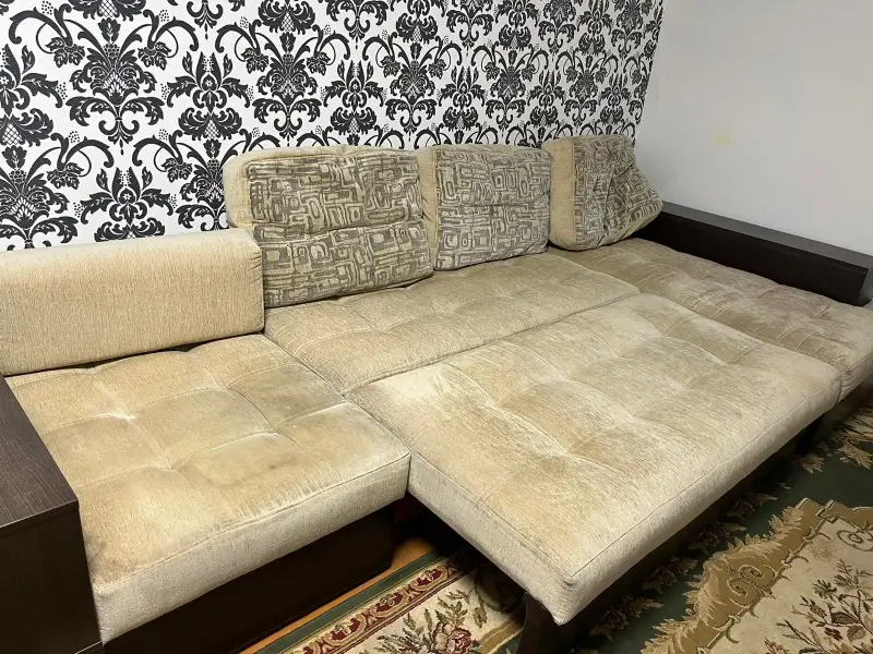 Продам Диван (угловой)