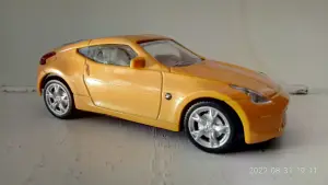 модель авто 1/43  Nissan 370Z.