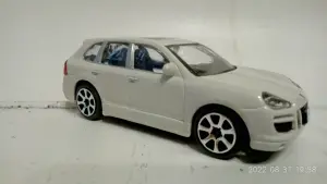 модель авто 1/43 Porsche Cayenne Turbo.