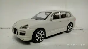 модель авто 1/43 Porsche Cayenne Turbo.