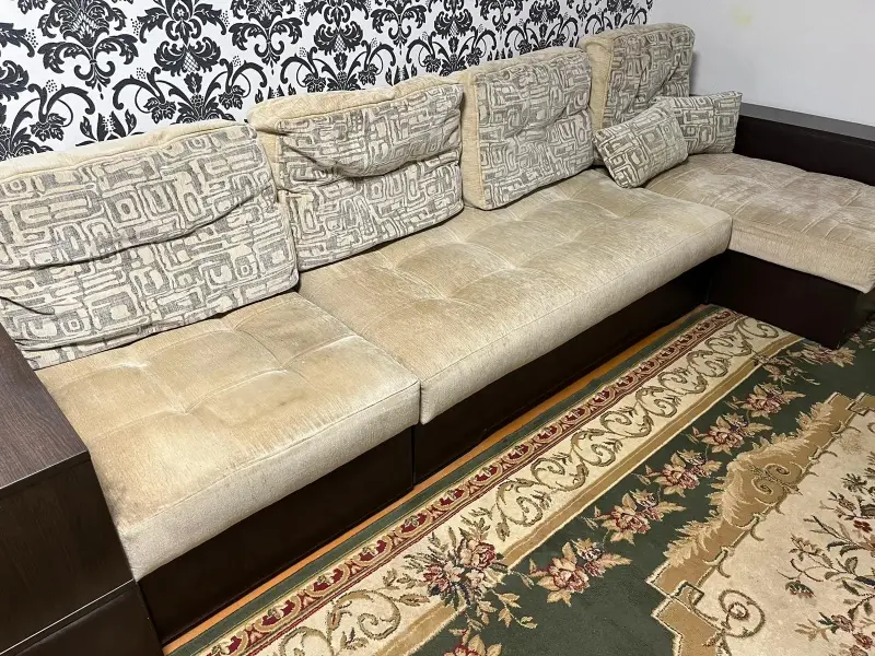 Продам Диван (угловой)