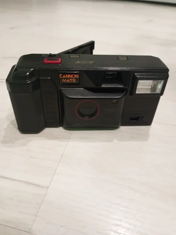 Плёночный фотоаппарат Cannon mate AE 808