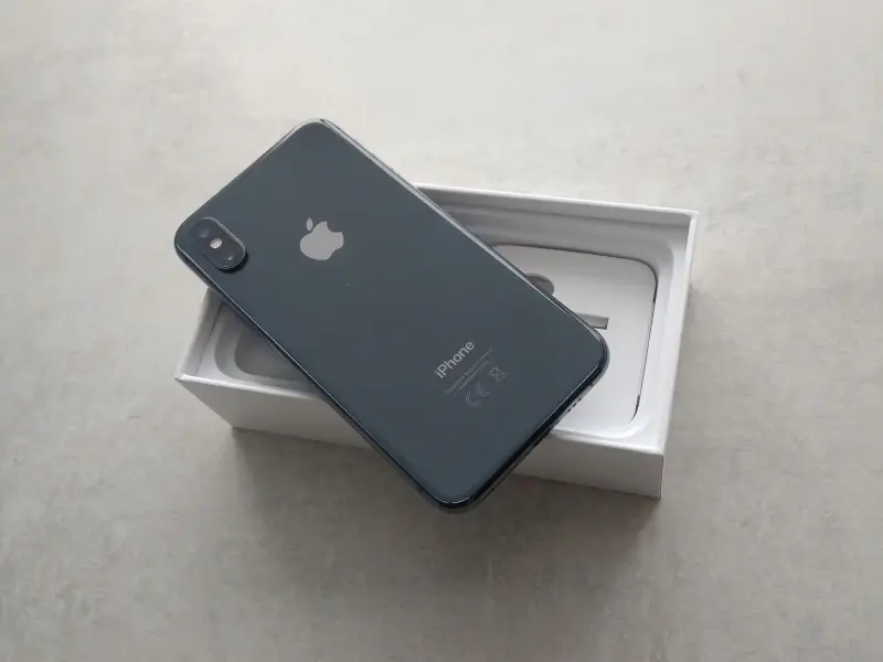 iPhone XS 64Gb Space gray. Все работает. Хорошее состояние