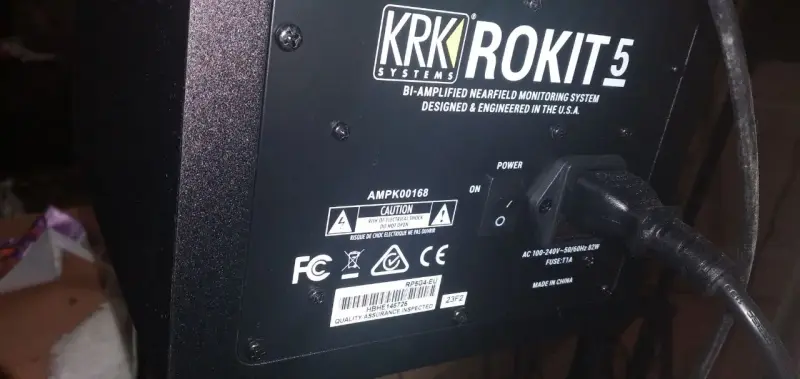 krk rokit 5 g4 колонки