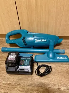 Аккумуляторный пылесос Makita, оригинал.