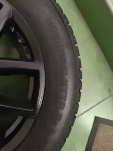 Dezent TE 17/7.5J + Nokian Tyres Hakkapeliitta R2 колесо