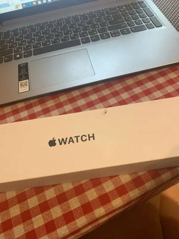 Apple Watch SE (2nd Gen) GPS 44 mm умные часы
