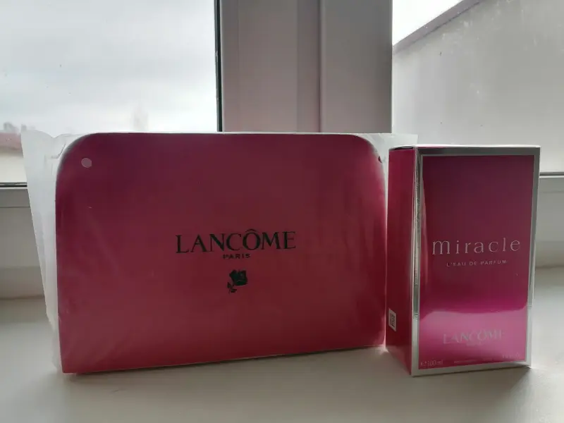 Парфюмерная вода Miracle Lancome100ml новая+косметичка