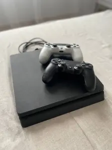 PlayStation 4 приставка