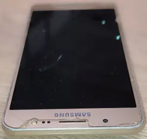 Смартфон Samsung Galaxy J5 (2016)