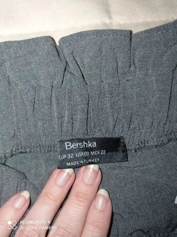 Школьные брюки BERSHKA + 3 шт в подарок