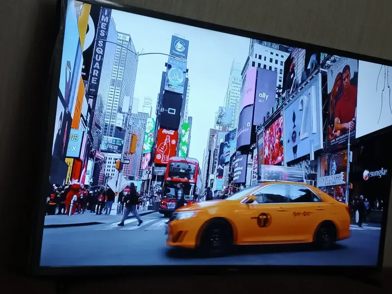 Телевизор  SAMSUNG  SMART TV, Wi-Fi