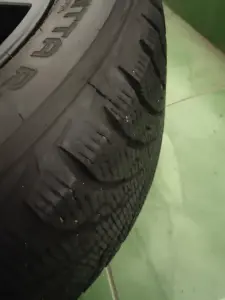 Dezent TE 17/7.5J + Nokian Tyres Hakkapeliitta R2 колесо